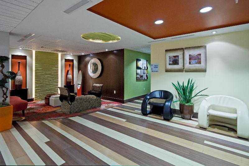 Holiday Inn Express Cruise Airport, An Ihg Hotel Fort Lauderdale Buitenkant foto